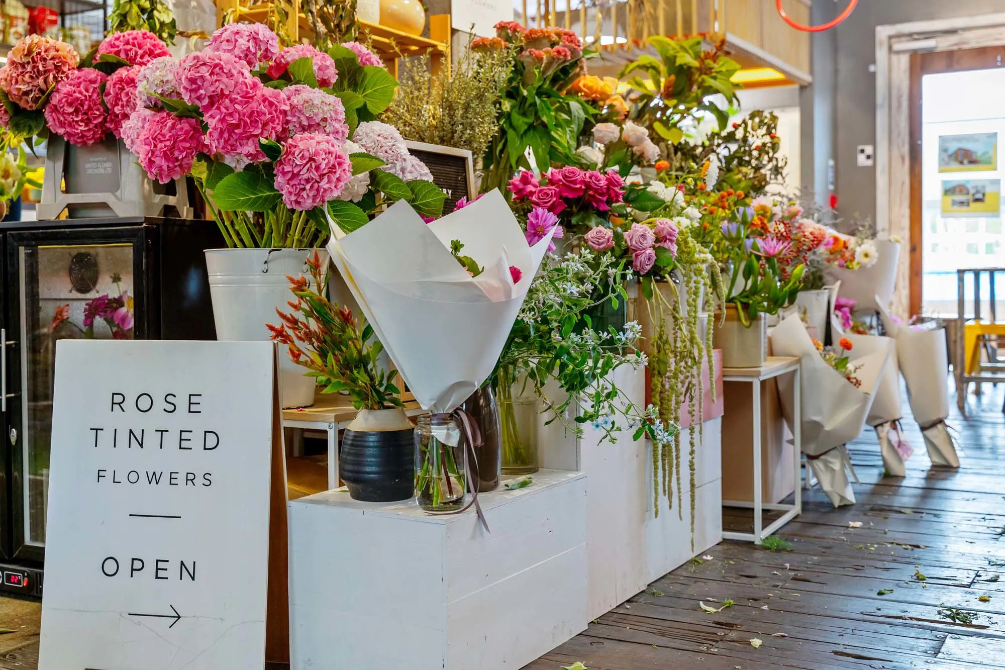 Rose Tinted Flowers Web2 Kakapo Business Sales